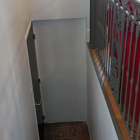 Et Parking Apartment